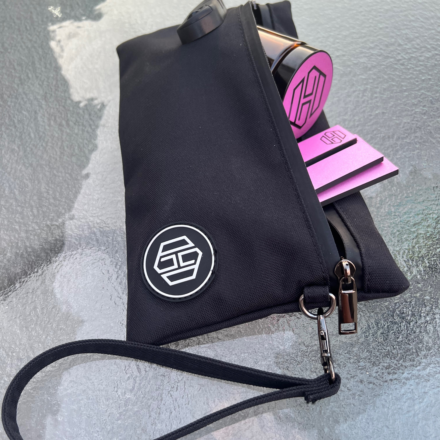 Smell Proof Clutch with Lock and Jar - Black